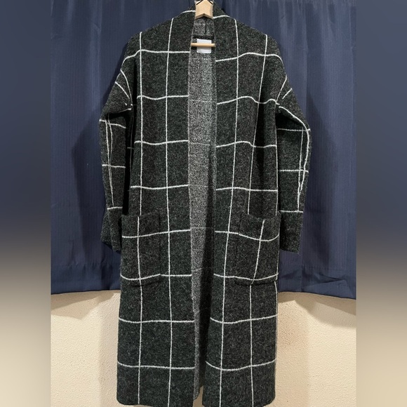 Women's Black and Gray Checkered cardigan